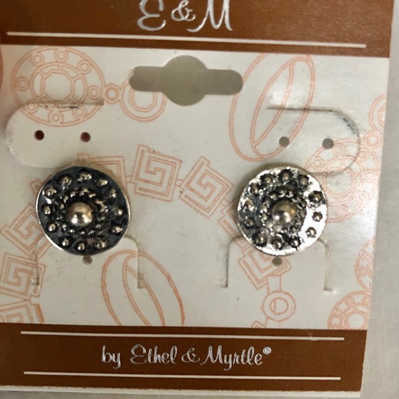 Statement earrings - Picture 4 of 5